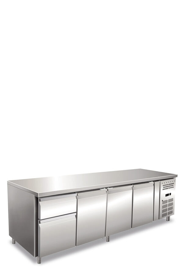 Tavolo refrigerato quattro ante ventilato. Temperatura normale. 
Versione con 1 Cassettiera refrigerata da N.1 Cassetti da 1/3 + N.1 Cassetti da 2/3