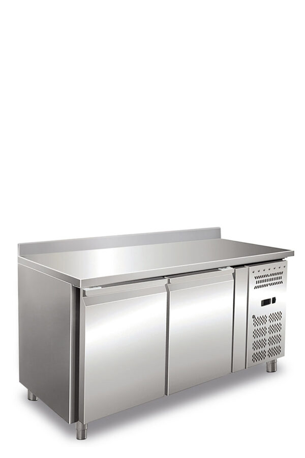 Tavolo refrigerato due ante con alzatina ventilato. 
Temperatura normale