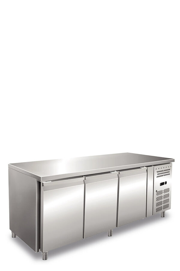 Tavolo refrigerato tre ante ventilato. Bassa temperatura