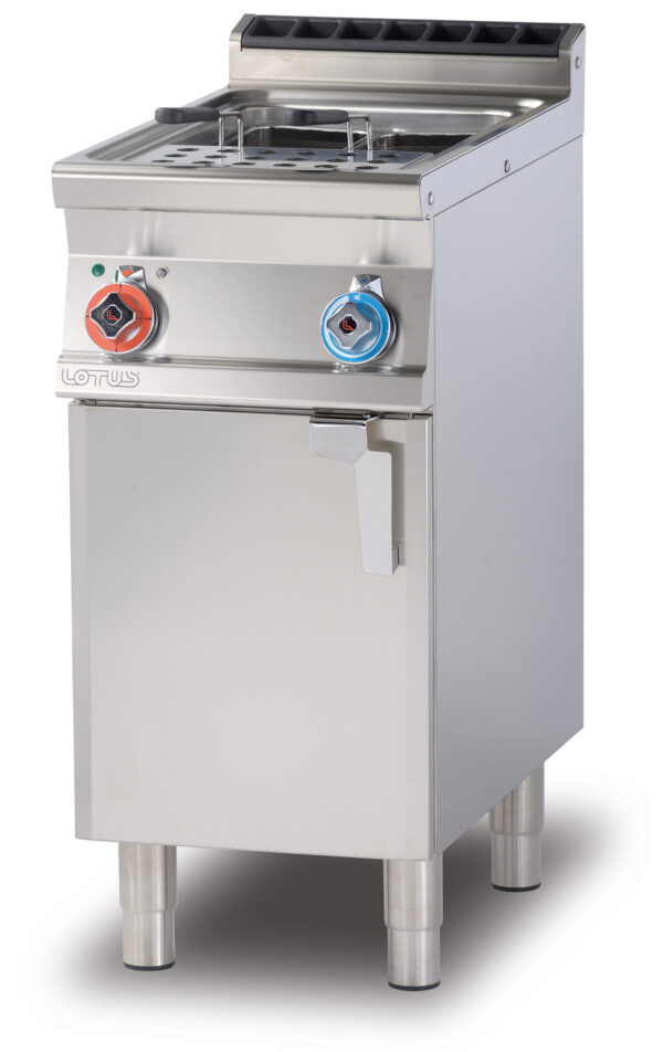 CUOCIPASTA TRIFASE LT. 25 Vasca cm. 30,5x33,5x32,7h. Rubinetto carico acqua, sfioratore + scarico a pavimento. (CESTI ESCLUSI) (inclusa 1 testata chiusura piano mod.TPA-7)