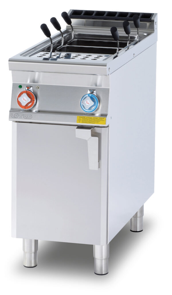 CUOCIPASTA TRIFASE LT. 40 Vasca cm. 30,7x50,9x32,7h. Rubinetto carico acqua, sfioratore + scarico a pavimento (CESTI ESCLUSI) (inclusa 1 testata chiusura piano mod.TPA-9)