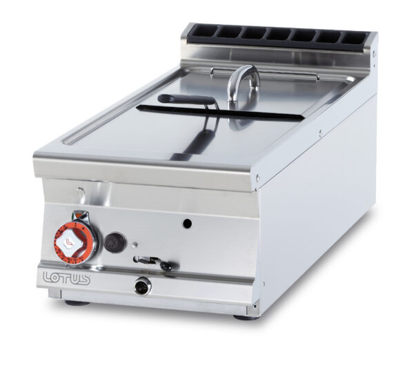 FRIGGITRICE GAS LT. 13 - Vasca cm. 31,5x34,5x22,5h 1 cesto cm. 28x29x10h - Filtro e coperchio vasca. Prod. patate: 10 kg/h (inclusa 1 testata chiusura piano mod.TPA-9)