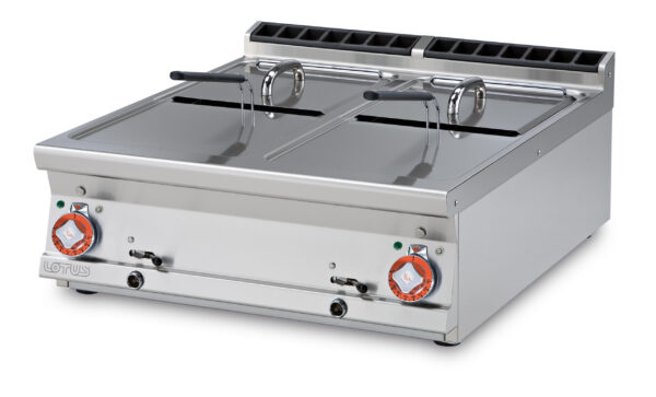 FRIGGITRICE TRIFASE LT. 13+13 2 vasche cm. 30,5x34x22,5h - 2 cesti cm. 28x29x10h 2 filtri e coperchi vasche - Produzione patate: 20 kg/h (inclusa 1 testata chiusura piano mod.TPA-9)