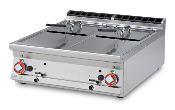 FRIGGITRICE GAS LT. 13+13 2 vasche cm. 31,5x34,5x22,5h - 2 cesti cm. 28x29x10h 2 filtri e coperchi vasche - Prod. patate: 20 kg/h (inclusa 1 testata chiusura piano mod.TPA-9)