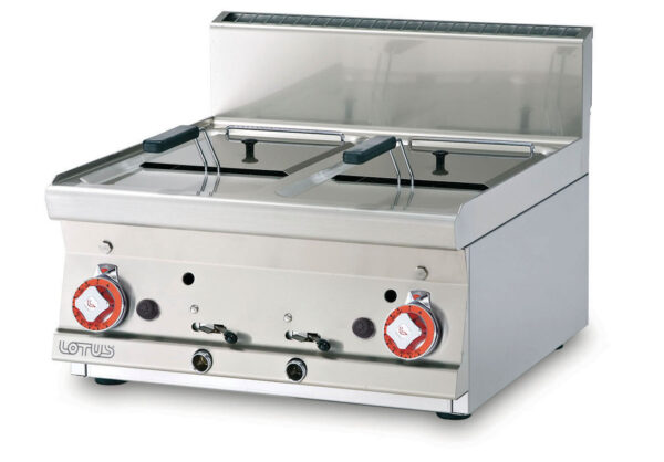 Friggitrice a gas - Vasche Lt. 8+8 cm. 22x27,5x22h - Con filtro e coperchio - N. 2 cesti 20x24x9h - Produzione patate: 16 kg/h