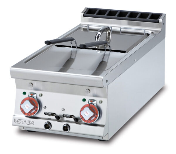 FRIGGITRICE TRIFASE LT. 8+8 2 Vasche cm. 14,8x35,5x22,5h - 2 cesti cm. 12x29x11,5h - Filtro e coperchio vasca. Produzione patate: 12 kg/h (inclusa 1 testata chiusura piano mod.TPA-7)