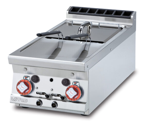 FRIGGITRICE GAS LT. 8+8 - 2 vasche cm. 15x35x23h 2 cesti cm. 12x30x9,5h. Filtro e coperchio vasca. Prod. patate: 12 kg/h (inclusa 1 testata chiusura piano mod.TPA-7)