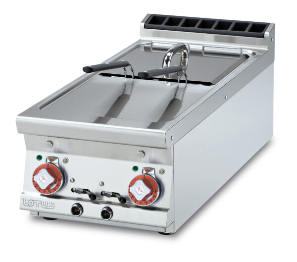 FRIGGITRICE TRIFASE LT. 8+8 2 Vasche cm. 14,8x35,5x22,5h - 2 cesti cm. 12x29x11,5h - Filtro e coperchio vasca. Produzione patate: 12 kg/h (inclusa 1 testata chiusura piano mod.TPA-9)