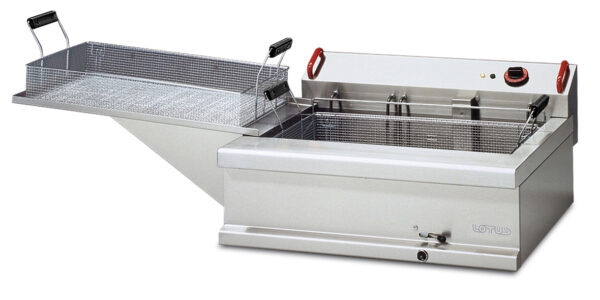 FRIGGITRICE PASTICCERIA TRIFASE - 24 litri Vasca cm. 70x42,5x17,5h - 1 cesto cm. 67x35x8h Filtro e coperchio vasca